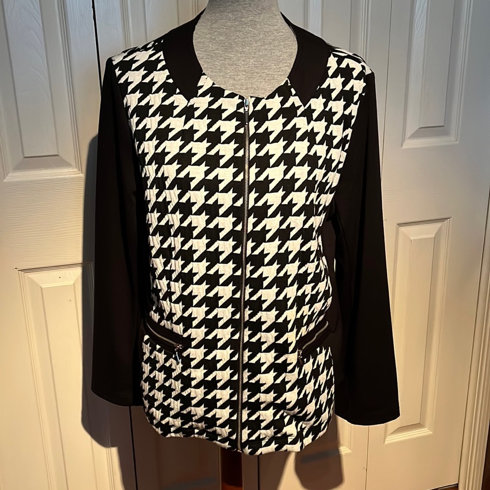 EUC Notations black and off white jacket, size Large